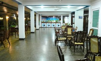 Topaz Beach Hotel
