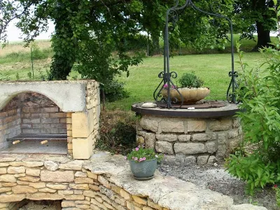Small house in the countryside 3 km from Sarlat Hotel dekat Vieux Sarlat