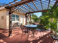 Barefoot Mailman Inn & Suites, Lantana, West Palm Beach, South Florida