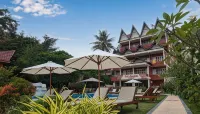 Zoé’s Paradise Waterfront Hotel Hotels in Tuktuk Siadong
