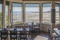Bayside Resort, Ascend Hotel Collection Hotels in Qualicum Beach