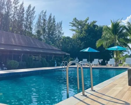 Koh Ngai Paradise Beach Resort Hotels in Koh Ngai