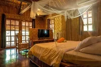 Amihan Beach Cabanas Hoteles cerca de Paradise Beach