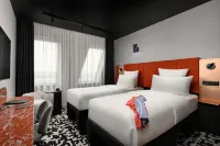 Tribe Budapest Airport Hotels near Trianon emlékmű