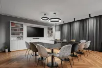 Hypernym Hotel & Suites