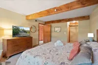 Cozy Chalet in Charming Front Royal with Stunning Views and Refinished Basement!