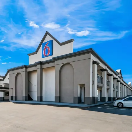 Motel 6 Lester, PA - Philadelphia Airport
