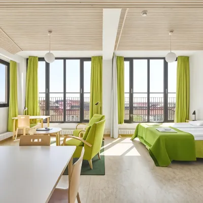 Töölö Towers Hoteles cerca de Estadio olímpico de Helsinki