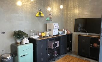 Pandora's Hostel