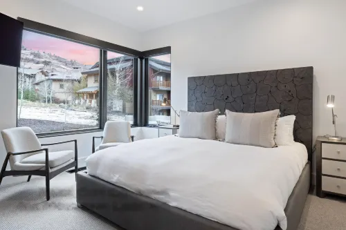 Stunning Mountain Retreat with Private Hot Tub & Theater