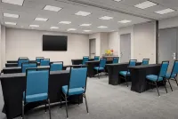 希爾頓歡朋套房飯店-奧馬哈市區