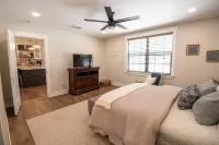 Beautiful 4/3 waterfront home with 2 master suites