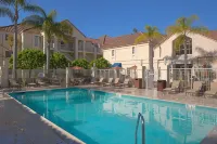 Hyatt House LAX Manhattan Beach - Rooftop Pools