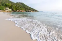 Penthouse Crystal Bay Apartments - Sea View