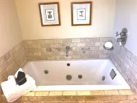 Revere Guest House Hotels in Provincetown