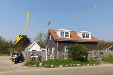 Nicely furnished house, directly by the sea. With your feet in the sand within 1 minute.