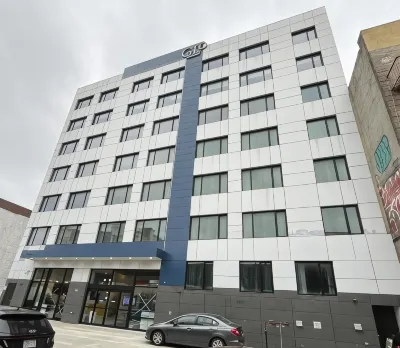 GLō Best Western Bronx NYC Hotellit kohteessa Bronx