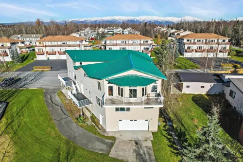 Charming 2-bedroom condo in fabulous Wasilla with WiFi Hotels in Wasilla