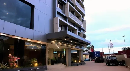 Marina Mamberamo Hotel Отели в г. Соронг