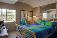 "Oasis Mtn View"Condo Primary Suites,2.5 Bath, Tennis,Pickleball,8 Pools/Spas