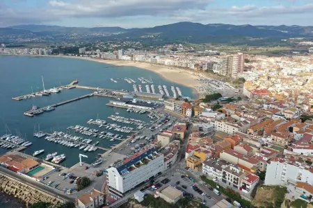 Piso Grande y Reformado Para 4 Personas Отели в г. Паламос