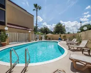Comfort Inn & Suites Lantana - West Palm Beach South Отели в г. Бойнтон Бич