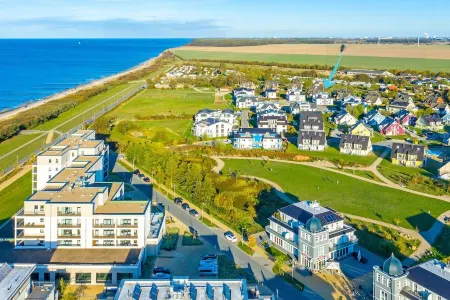 Comfortable 3-room apartment, sea view balcony and 200 m to the beach