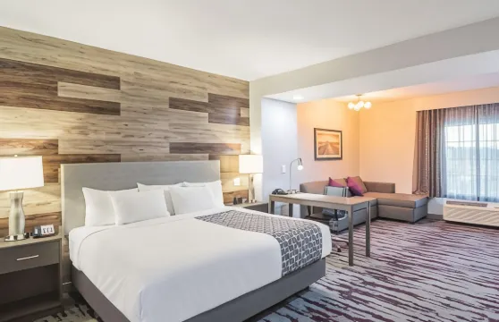 達拉斯懷利拉昆塔温德姆套房酒店