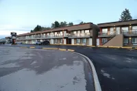 Royal Lodge Hotels in Southeast Edmonton