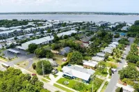 In the heart of Stuart-close to beaches