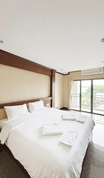 ห้องสแตนดาร์ด เตียงใหญ่ พร้อมวิวเมือง