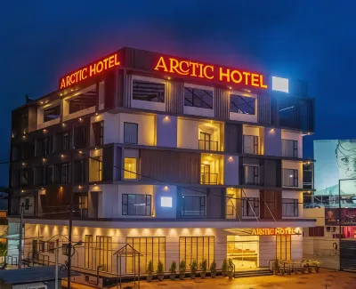 Arctic Hotel Hotels near Q Cinemas