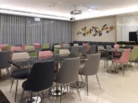 Royal Jade Boutique Hotel Hotels near Shipai Metro Station