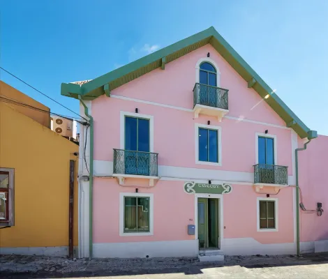 Sintra Green Chalet Bed & Breakfast - Airport Shuttle