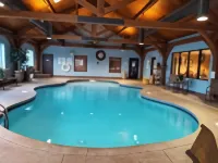 Holiday Inn Express & Suites Donegal Hotel di Bullskin Township