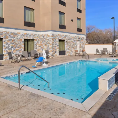 Holiday Inn Express & Suites DALLAS SOUTH - DESOTO by IHG