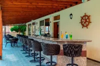 Kapetanios Limassol Hotel - bar