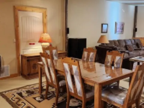 "High End Luxury Cabin", Forest Access, Spacious, Views, Elevation, Sparkling Hotels in Cloudcroft