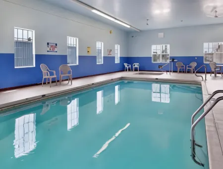 Super 8 by Wyndham Devils Lake