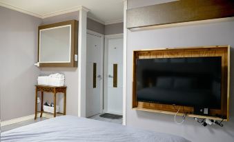 Cheongju Cheongnamdae Pool Villa