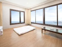 Palace Hotel Jeju Hotels near Tapdong Square