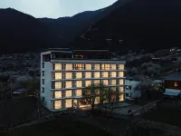 Pingcuokangsang Xuelitaohua Vacation Manor Hotels in Mainling