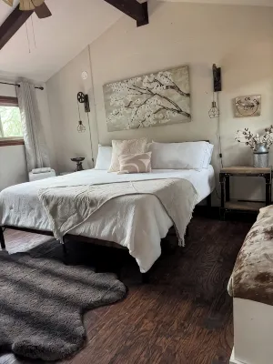 Guest House In the Upper Rattlesnake - Pools