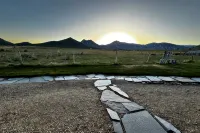 Cabin 3 at the Almo Inn, Close to City of Rocks National Park and Castle Rock