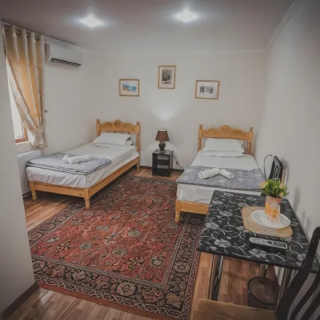 Parivash Guest House