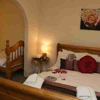 Royal Lodge Rooms