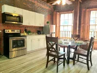 Downtown New Orleans Penthouse Suite - 2 Minute Walk to French Quarter -4B - 방갈로