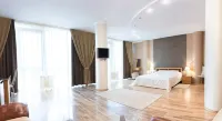 Zhemchuzhina Hotel - parking