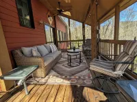 Foxwood at Stoney Creek • Wintergreen + Wine Trail Base • Mtn Views Hotels in Rockfish