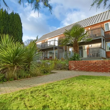 The Oaklands Hotel